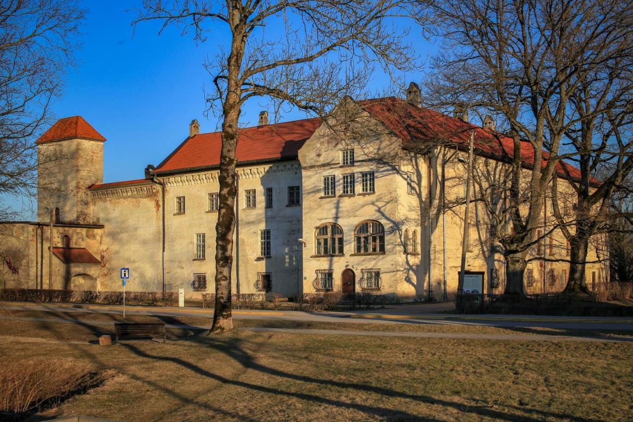 Albergue Dundagas Pils Exterior foto